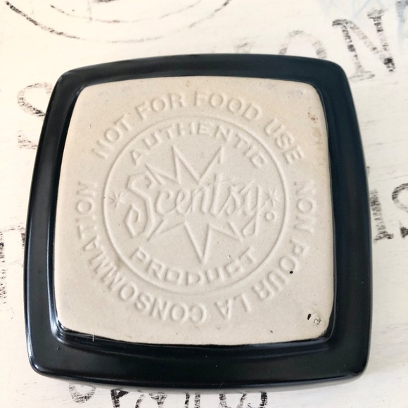 Scentsy, Classic Curve, SATIN BLACK, Full Size, Warmer, RETIRED - Picture 9 of 14